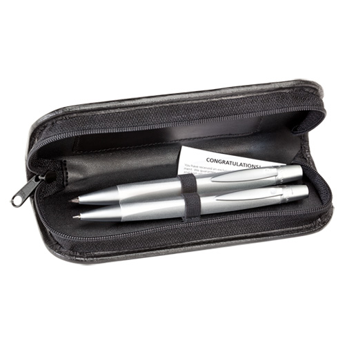 /WebRoot/Store/Shops/Hirschenauer/5601/8B09/0EB1/D45A/2803/4DEB/AE76/5BD5/STABILO_Leather_zip_Etui_138_800_2_delta_silber_150dpi.jpg